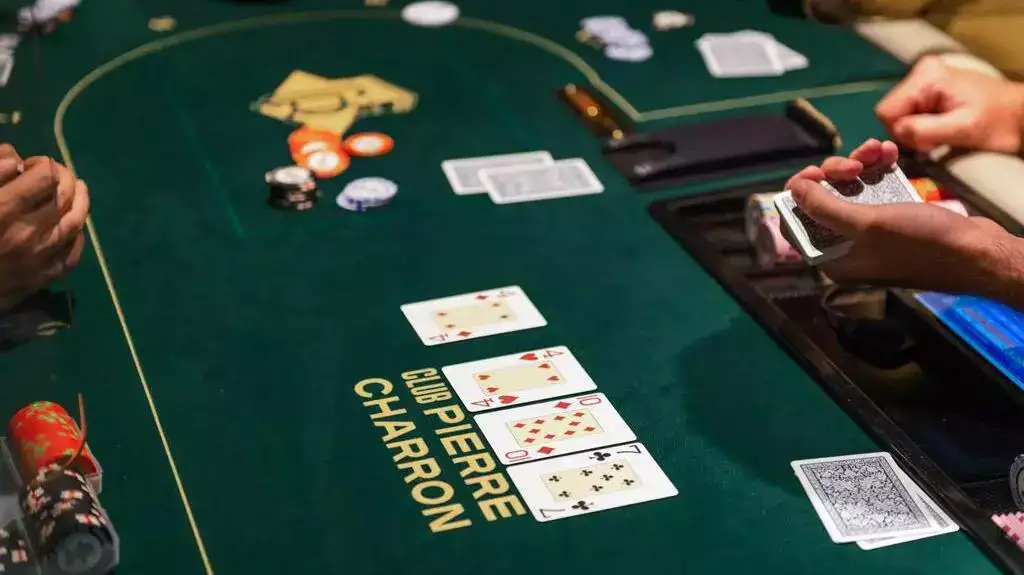 Club Pierre Charron, temple du Cash Game à Paris